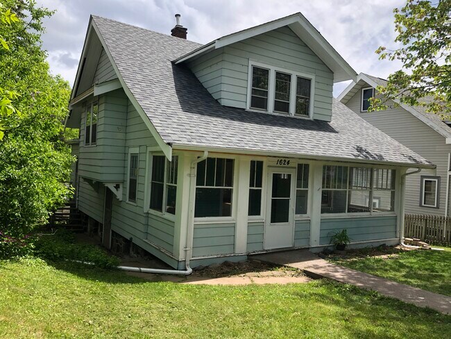Foto del edificio - 1624 E 5th St