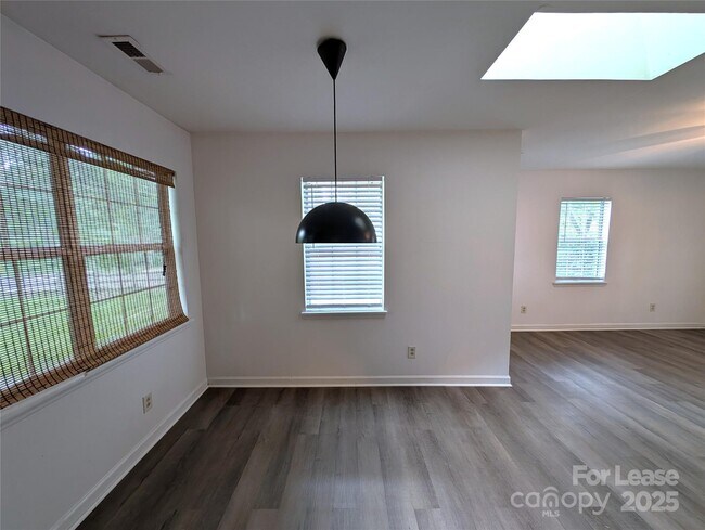 Foto del edificio - 624 E 18th St