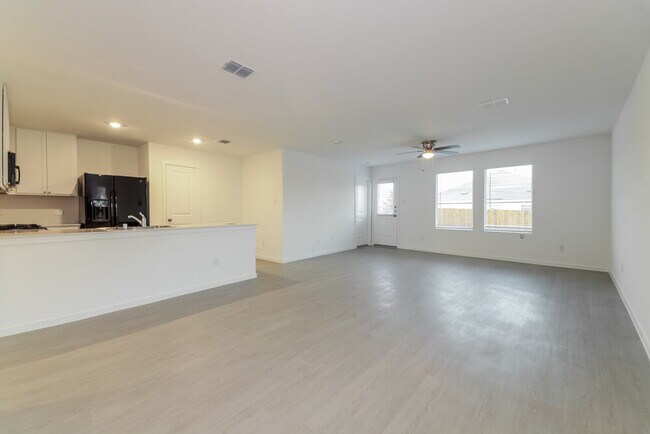 Foto del edificio - 100 Wren Wy