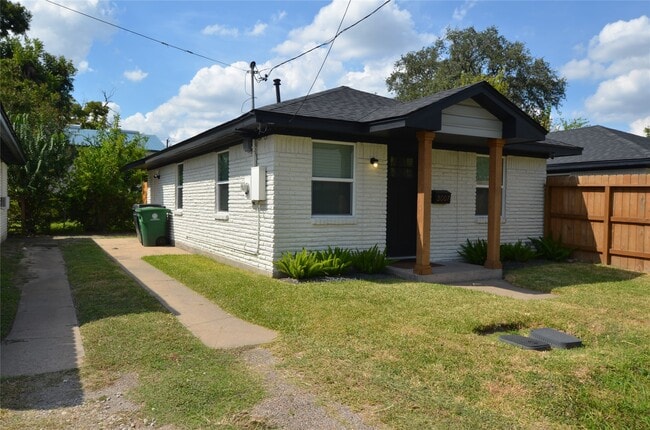 Building Photo - 3007 Columbia St