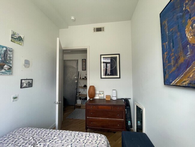 Foto del edificio - 1192 Bedford Ave