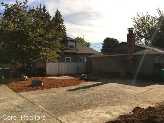 Foto del edificio - 3943 SE 33rd Ave