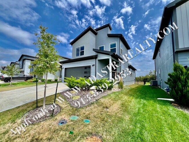 Foto del edificio - Beautiful Like New 4 Bed 4 Bath Home in Overland Park-Available in MAY!!