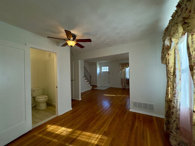 Foto del edificio - Charming 3 Bedroom/2 Bathroom Townhome in Rosedale, MD!