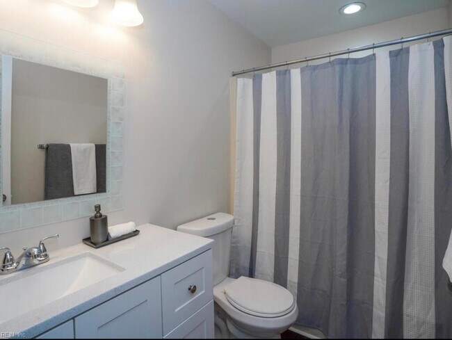 Building Photo - 8530 Tidewater Dr