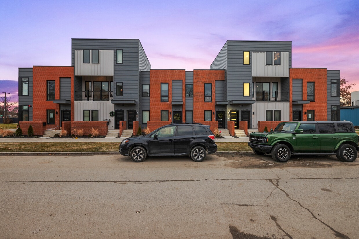 Foto principal - 2732 Harrison St