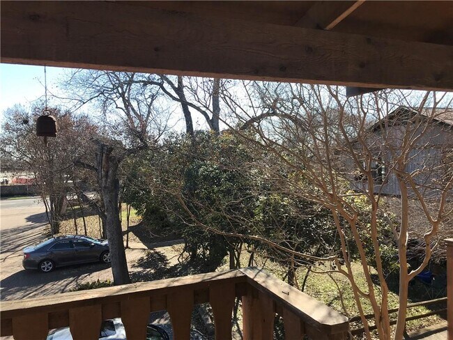 Foto del edificio - 1124 Clayton Ln