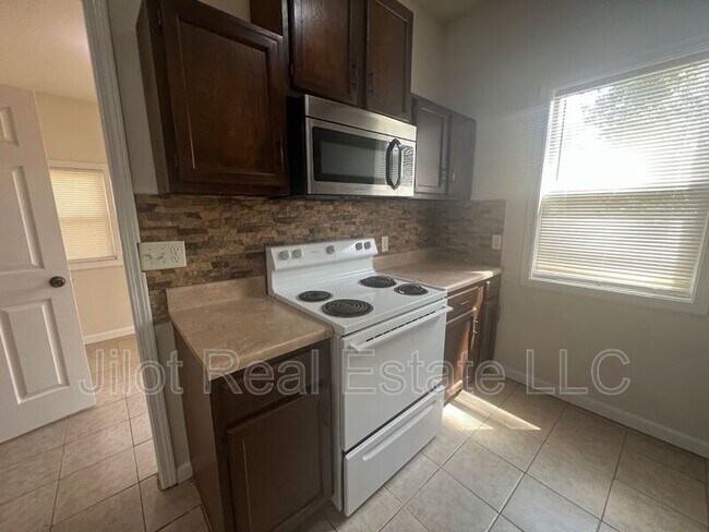 Foto del edificio - 1366 Clermont Ave