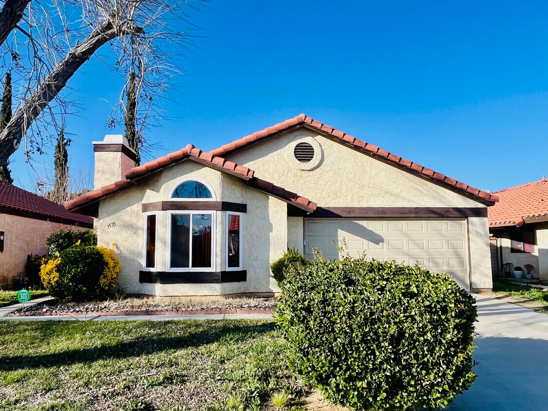 3535 Casamia Ave, Palmdale, CA 93550 House Rental in Palmdale, CA