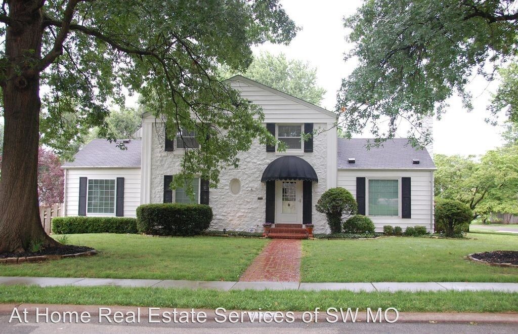 Primary Photo - 3 br, 3 bath House - 1055 E University