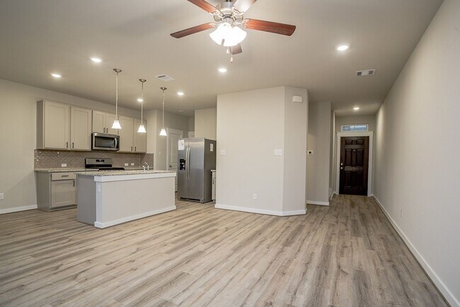 Foto del edificio - Lock-&-Leave Living in Pflugerville! 3BR T...
