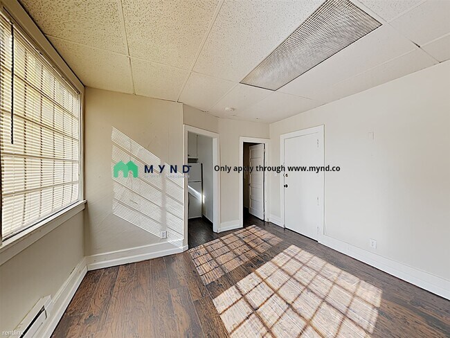 Building Photo - Studio, 1 bath  - 201 N Naches Ave Apt 6