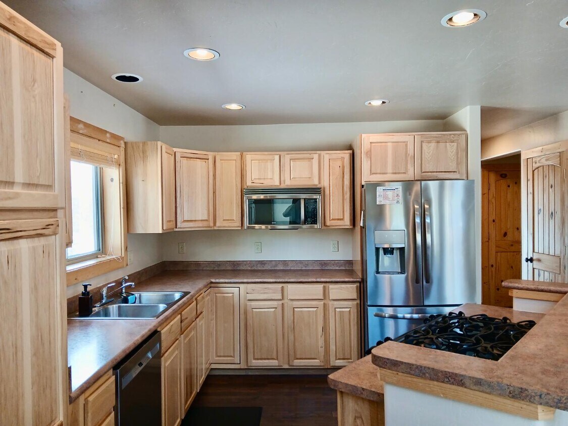Foto principal - 884 Kinnikinnick Rd