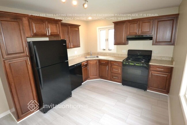 Foto del edificio - 368 N Biermann Ave