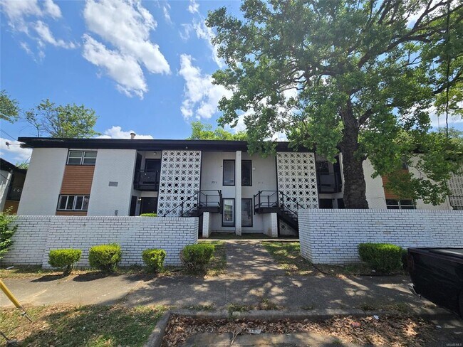 Foto del edificio - 3709 Wesley Dr