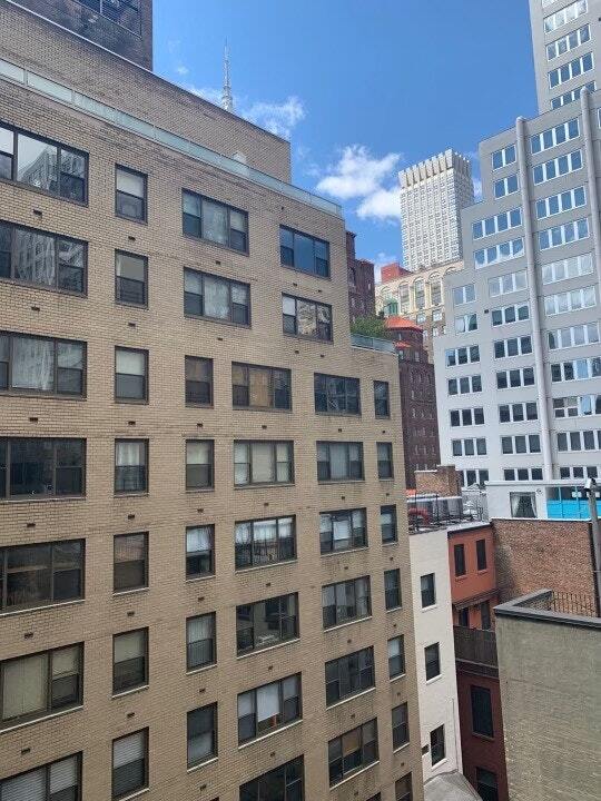 Building Photo - Spacious Park Ave Studio