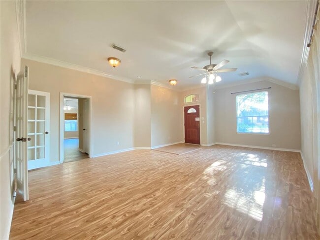 Building Photo - 3046 Keithwood Dr