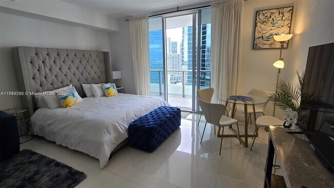 Foto del edificio - 1300 Brickell Bay Dr
