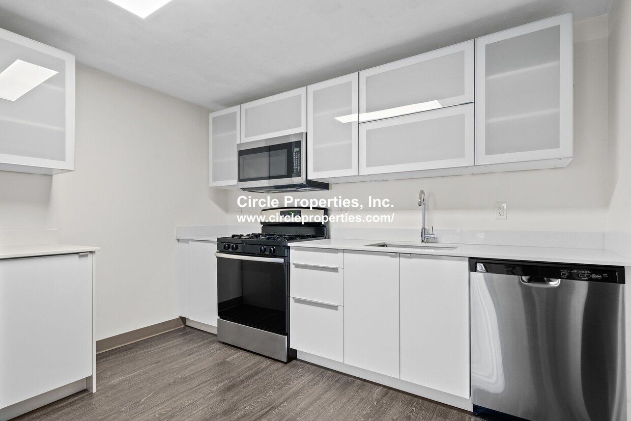 Primary Photo - 9/1 Renovated 2BR @ Brigham Circle, centra...