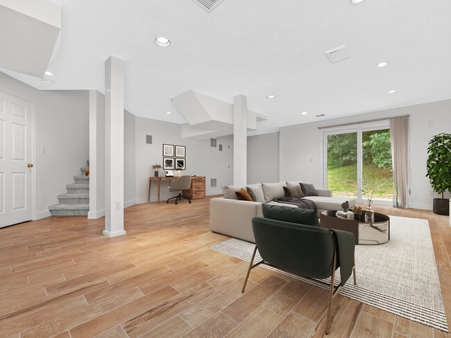 Building Photo - 4 Knollwood Ct