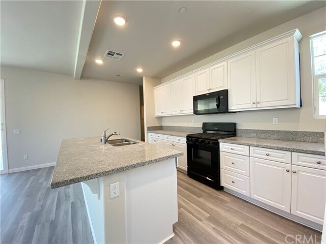 Building Photo - 5983 Silveira St