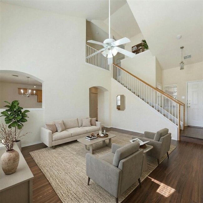 Foto del edificio - 15233 Rosehip Ln