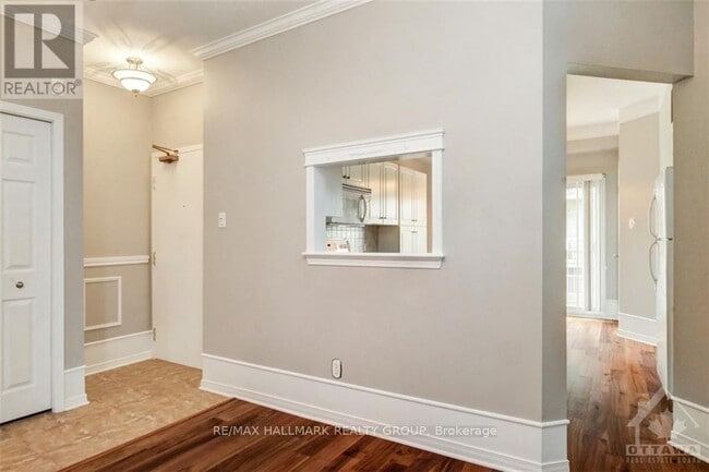 Building Photo - 50 Briargate Private