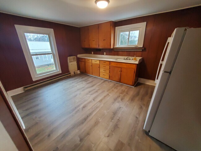 Kitchen - 923 W High St