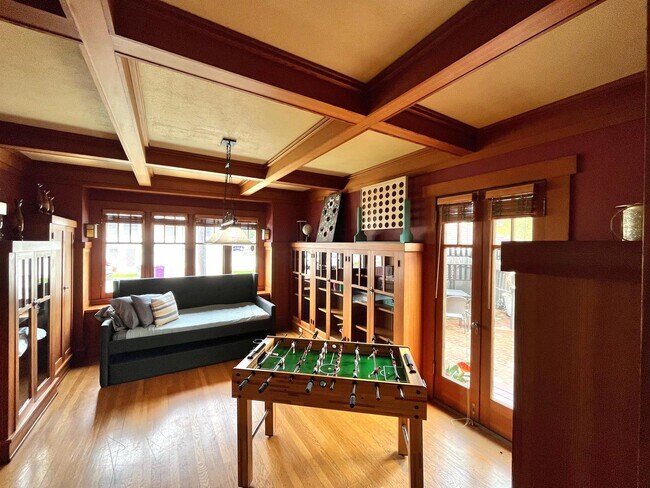 Foto del edificio - 2303 E Ocean Blvd