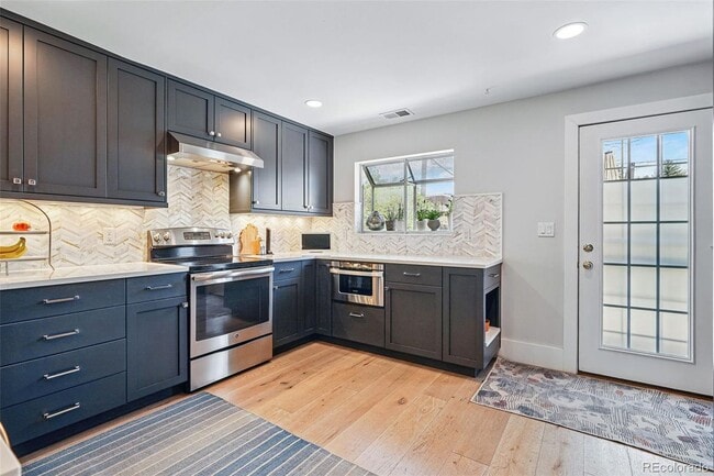 Kitchen - 796 Ivanhoe St