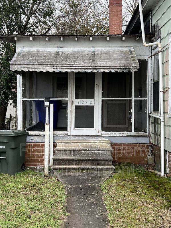 Primary Photo - 1123 S Washington St