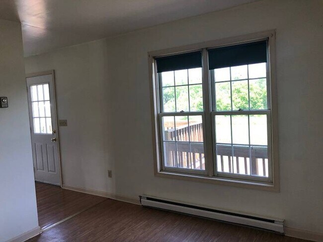 Foto del edificio - 478 Manor Rd