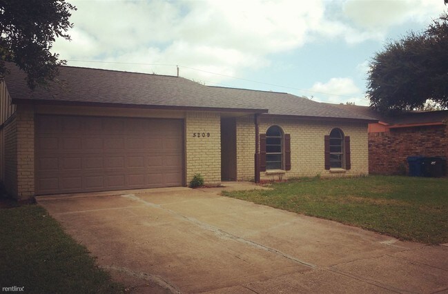 Building Photo - 5209 Gates Dr