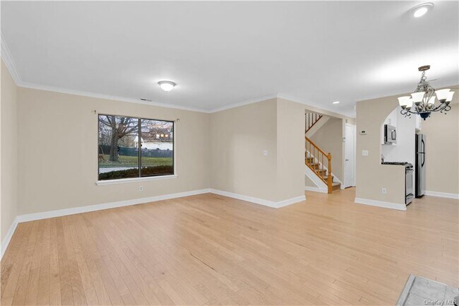Building Photo - 16 Leisure Way