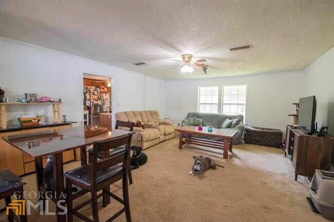Building Photo - 332 Bessie Ln