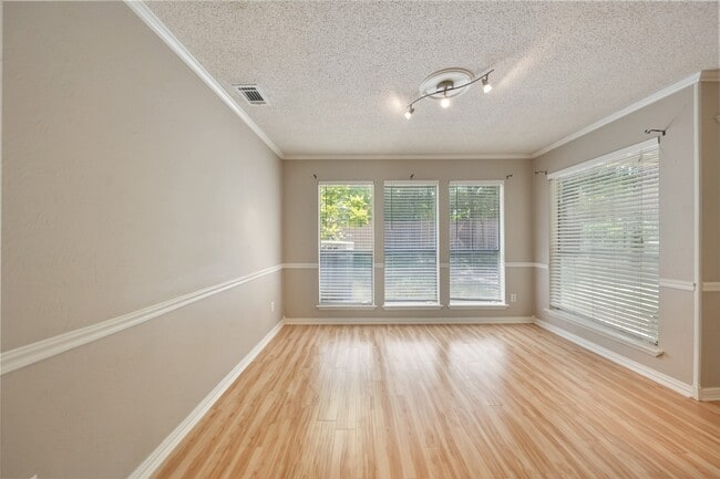 Building Photo - 3311 Golden Trails Dr