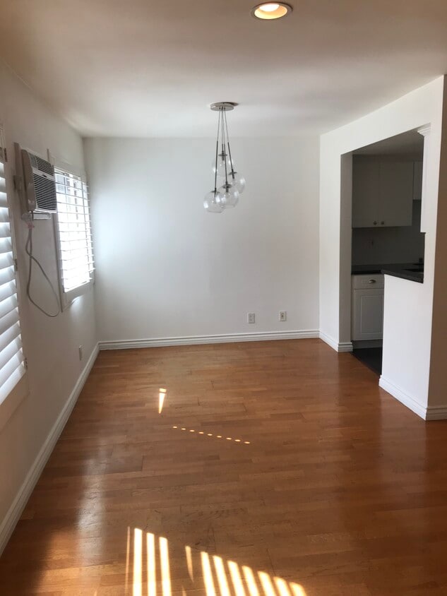 Dining area - 1730 Camden Ave
