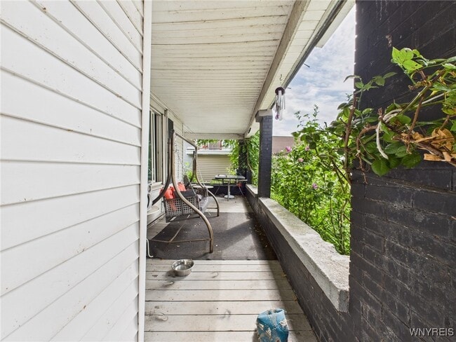 Building Photo - 2403 Niagara St