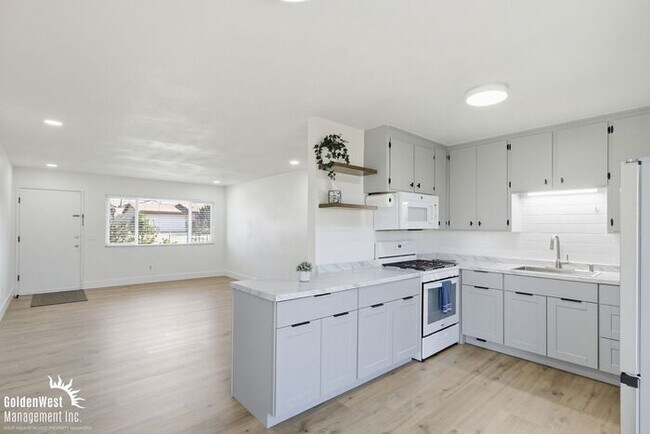 Foto del edificio - Beautifully Remodeled 3Bdm 2Ba Home in Prime Imperial Beach Location!