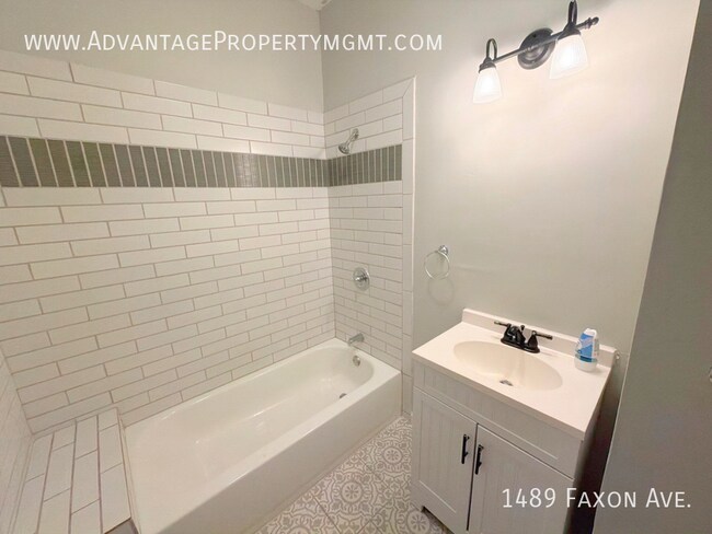 Foto del edificio - 1489 Faxon Ave