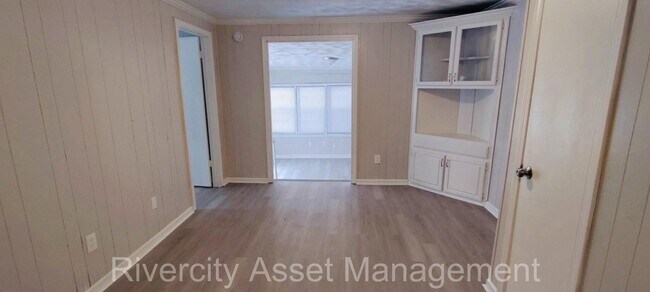 Foto del edificio - 3125 Lamphier Ave