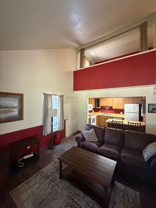 Building Photo - ADJACENT TO NAU: University Meadows-2 Bed/2 Bath Condo Partially Furnished - $1,850.00