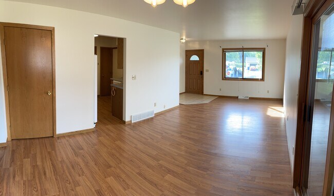Building Photo - 224517 Country Ln