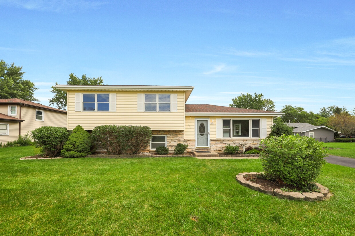 615 Renee Dr  