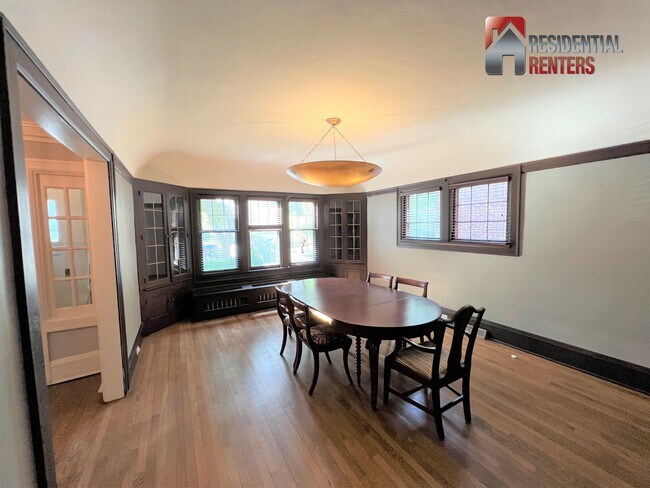 Building Photo - 3052 N Stowell Ave