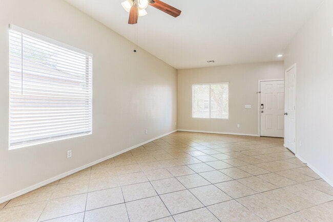Building Photo - 2903 E Pinto Valley Rd
