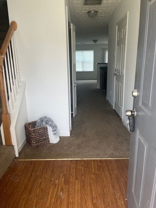 Foto del edificio - 687 Georgetown Ct