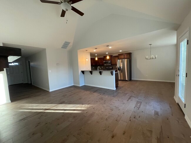 Building Photo - 681 N Montego St