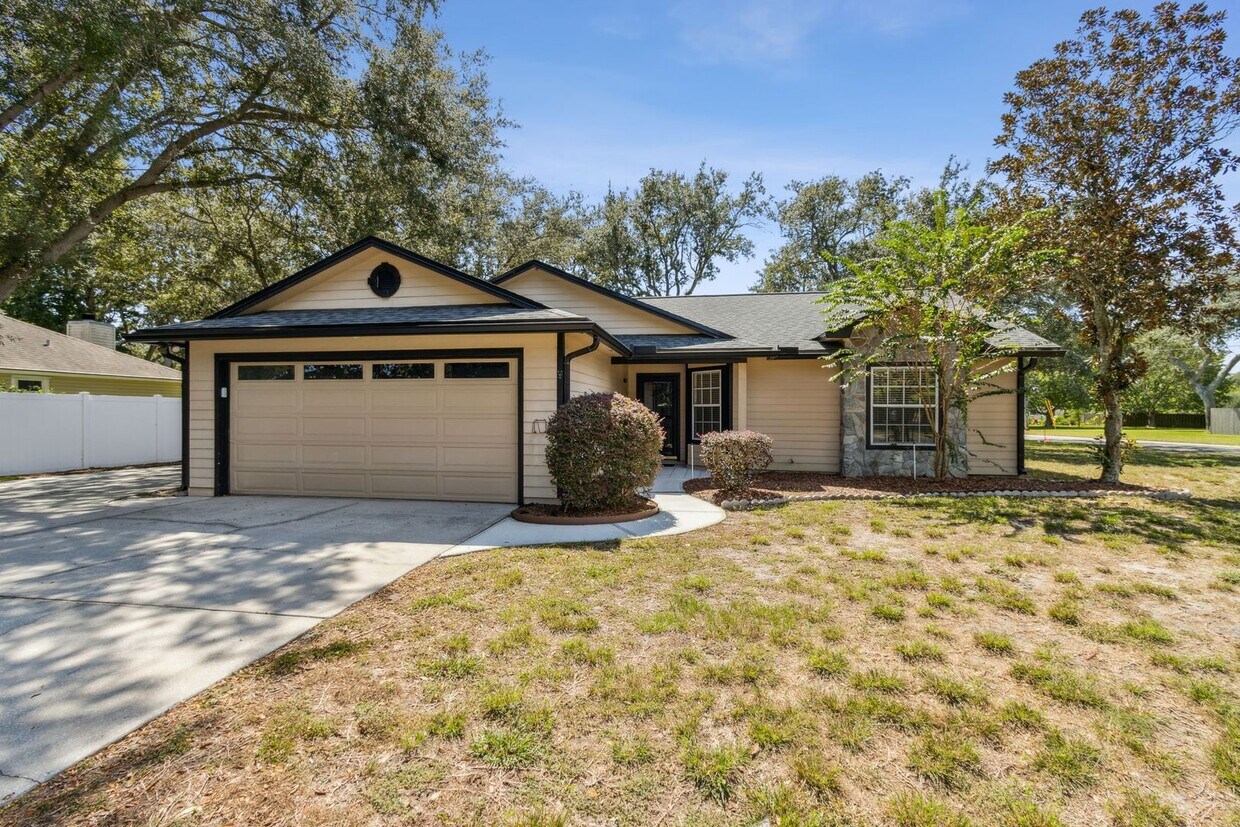 Primary Photo - Charming 3BR/2BA Home on Amelia Island – C...