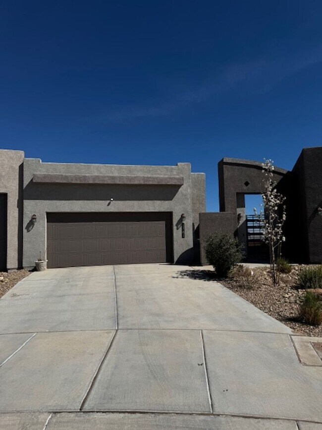 Foto del edificio - Newer 3 Bed / 2 Bath Home (Built 2024) in Los Lunas